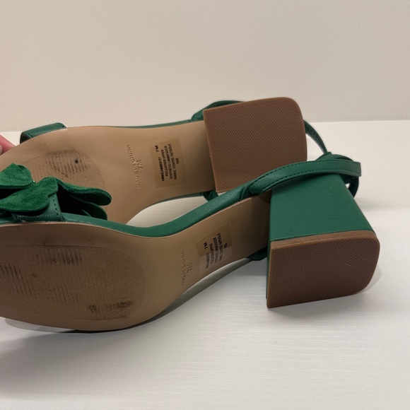 Steve Madden Emerald Block Heel Sandals - Picture 4 of 4